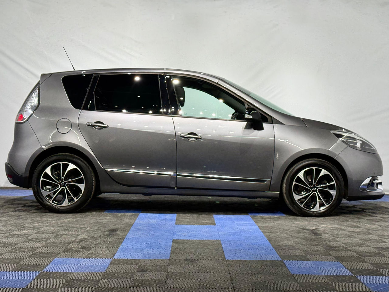 Renault Scenic III (2009 - 2016) image