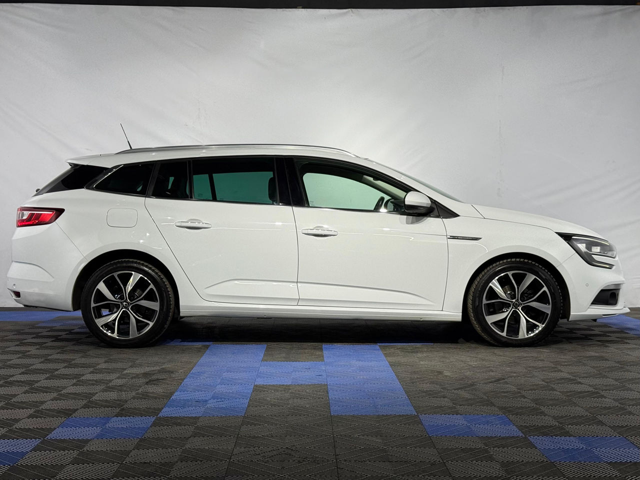 Renault Megane IV (2016 - ) image