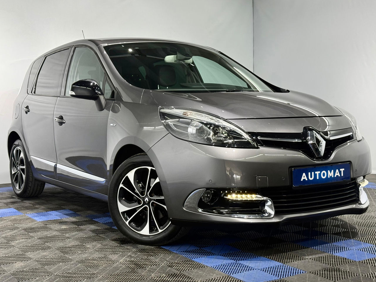 Renault Scenic III (2009 - 2016) image