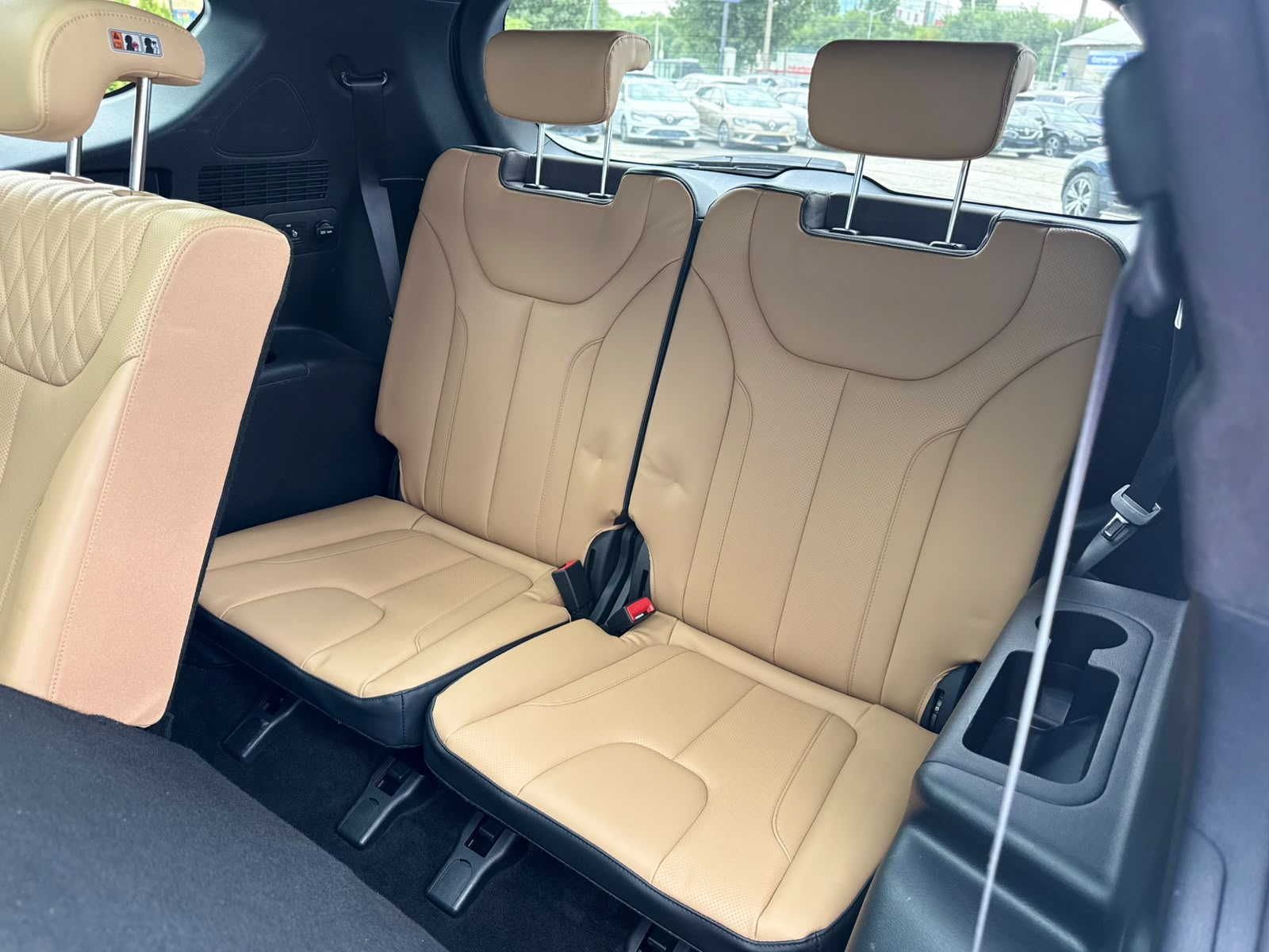 Hyundai Santa Fe IV (2018 - ) image