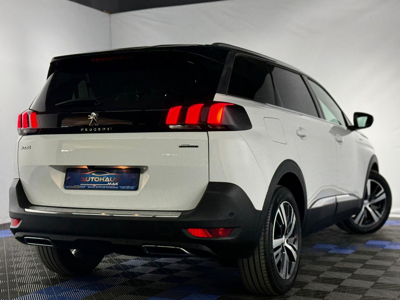 Peugeot 5008 II (2017 - ) image