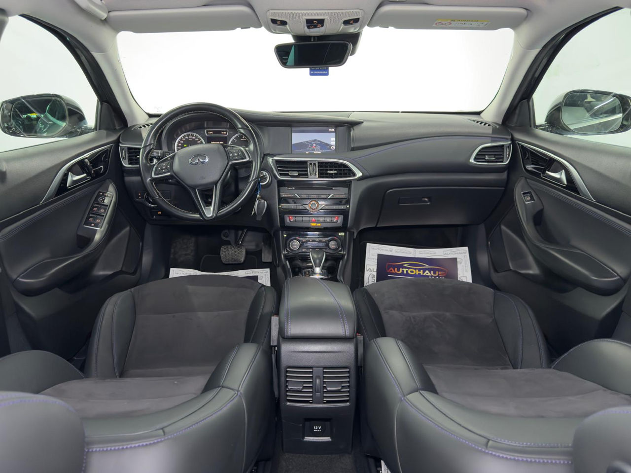 Infiniti Q30 I (2015 - 2020) image