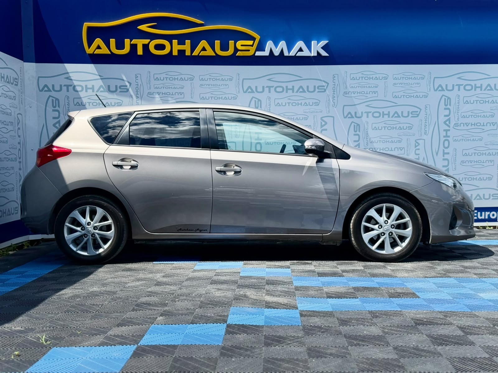 Toyota Auris 2012 - 2018 image