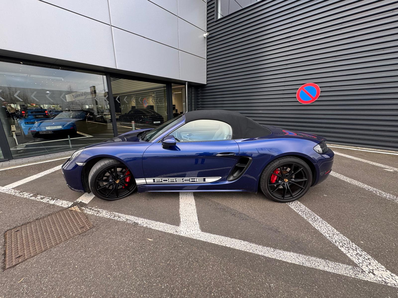 Porsche Boxster IV (2016 - ) image