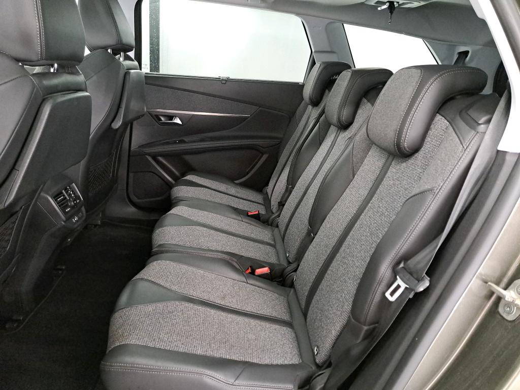 Peugeot 5008 II (2017 - ) image