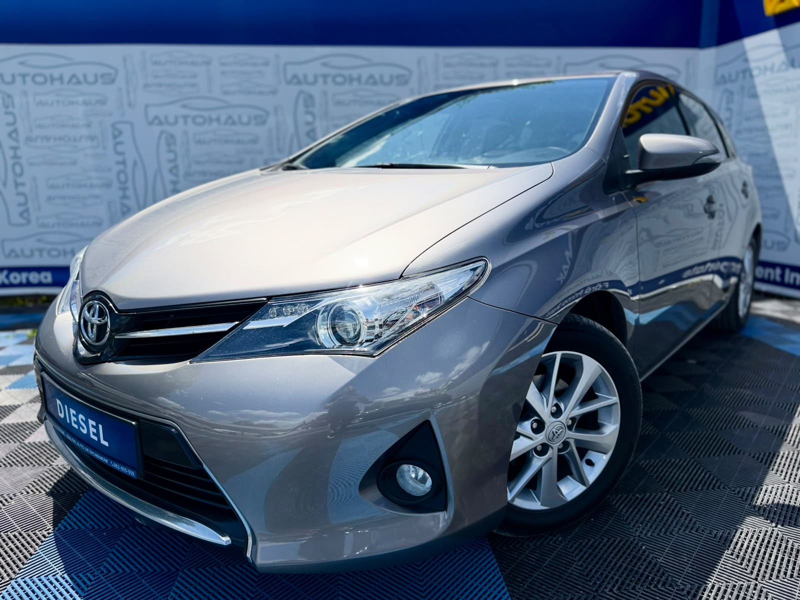 Toyota Auris 2012 - 2018 image