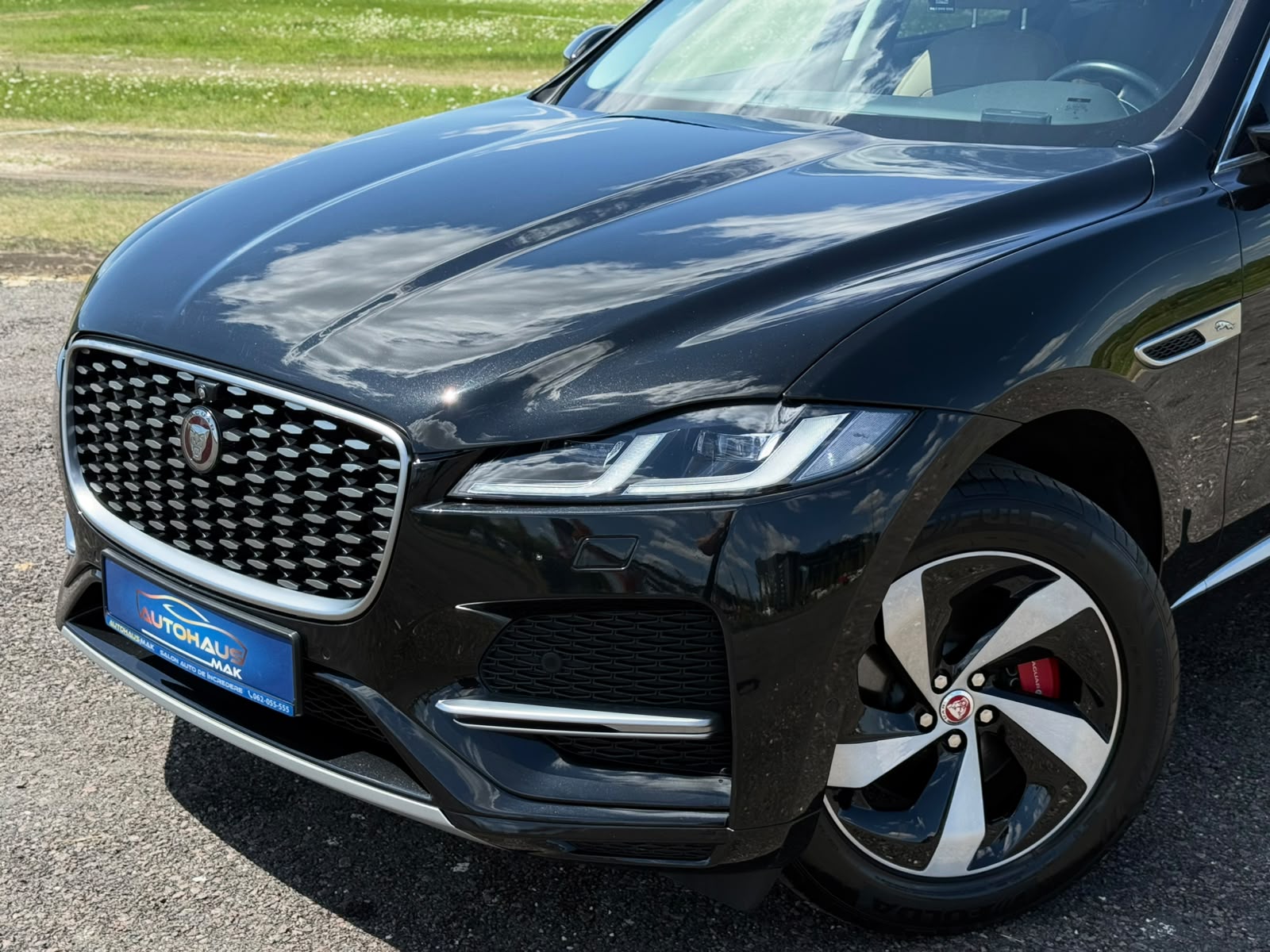 Jaguar F-PACE I (2015 - ) image