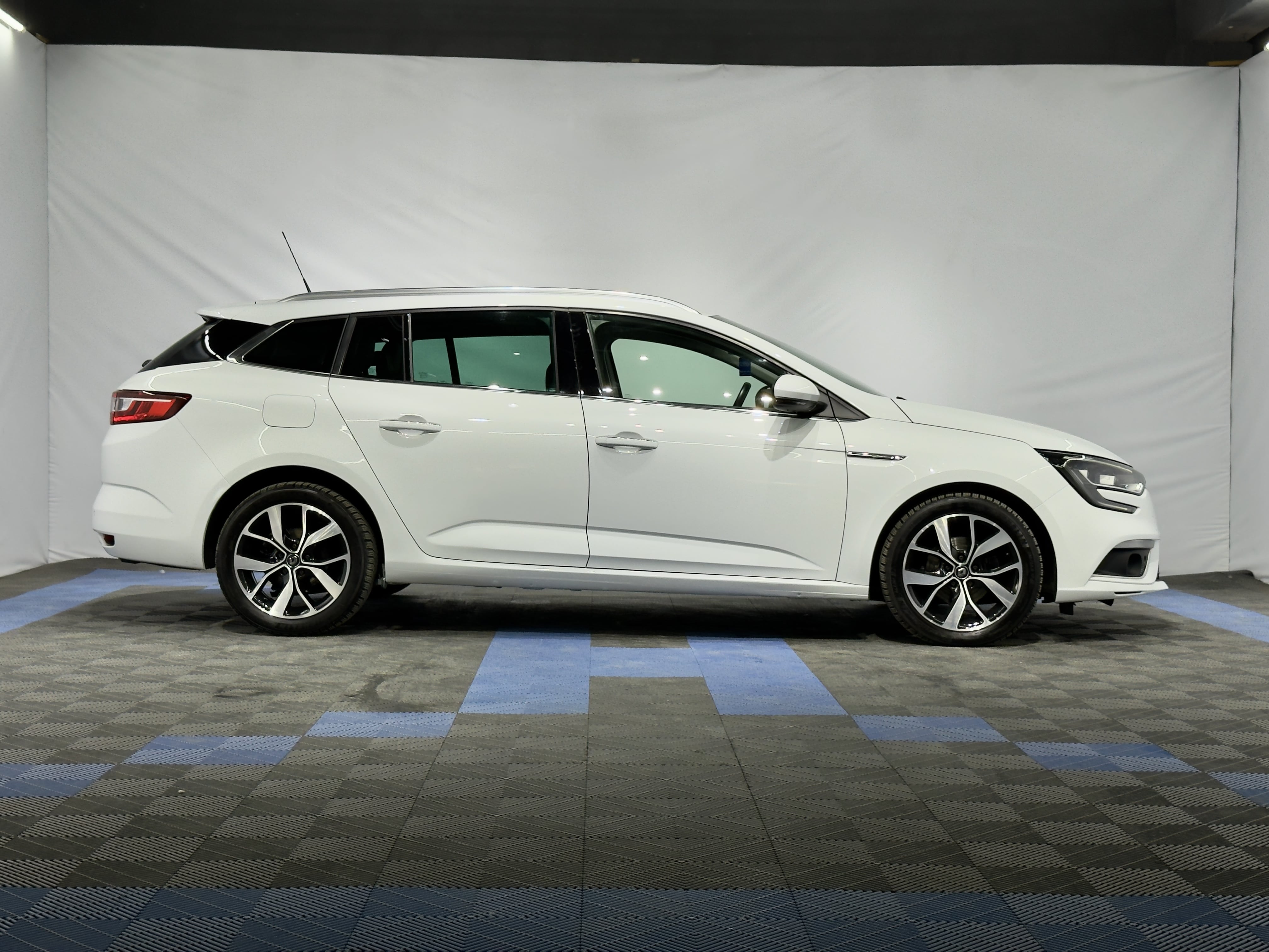 Renault Megane IV (2016 - ) image