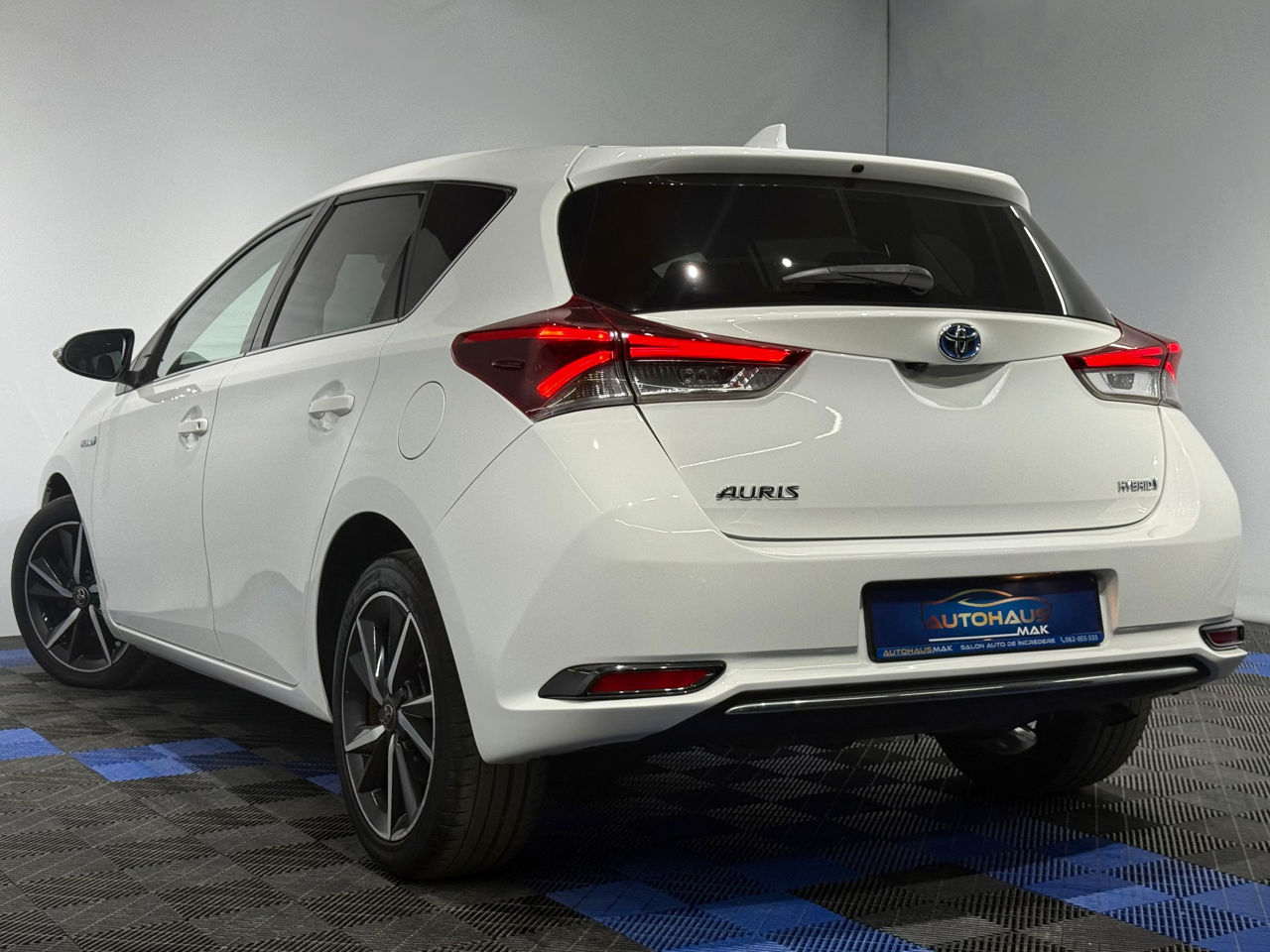 Toyota Auris 2012 - 2018 image
