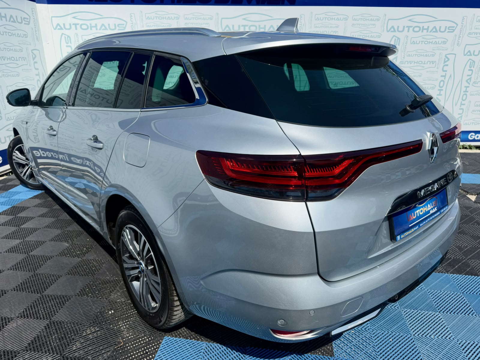 Renault Megane IV (2016 - ) image