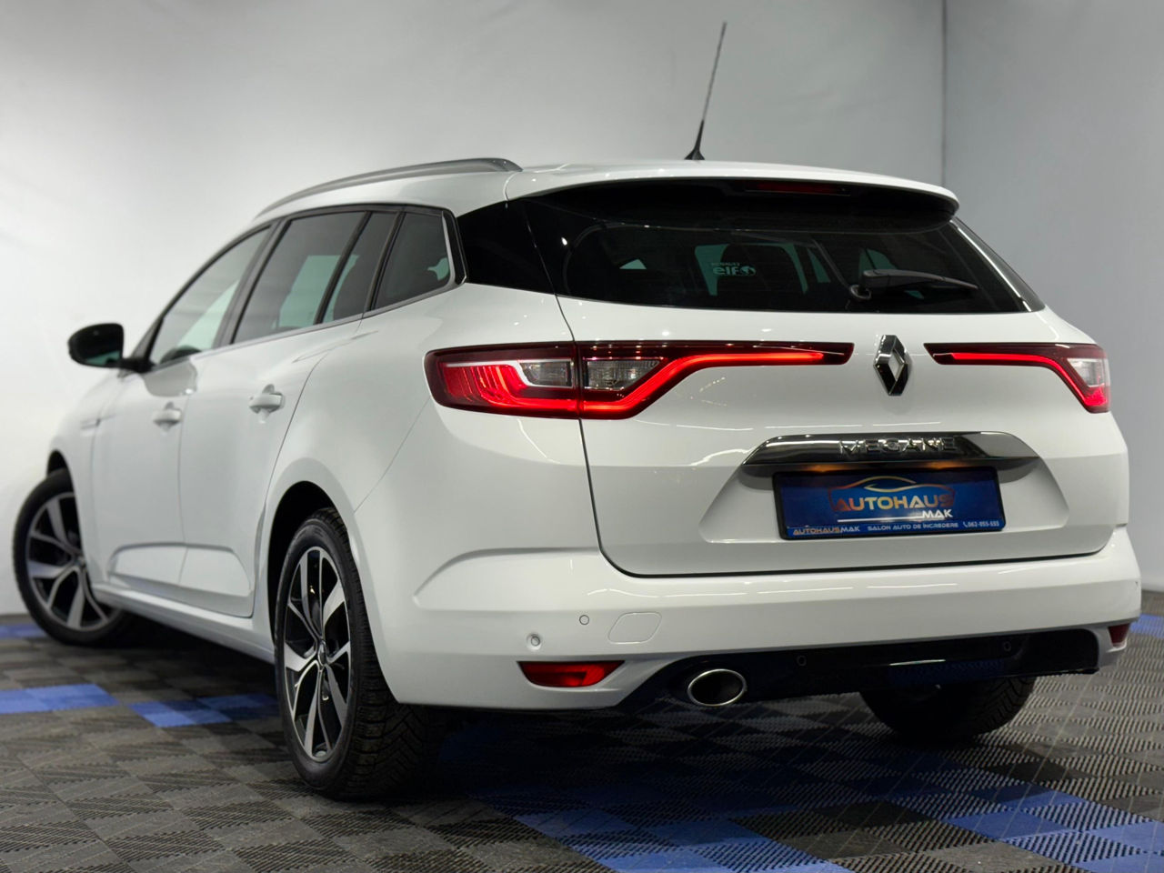 Renault Megane IV (2016 - ) image
