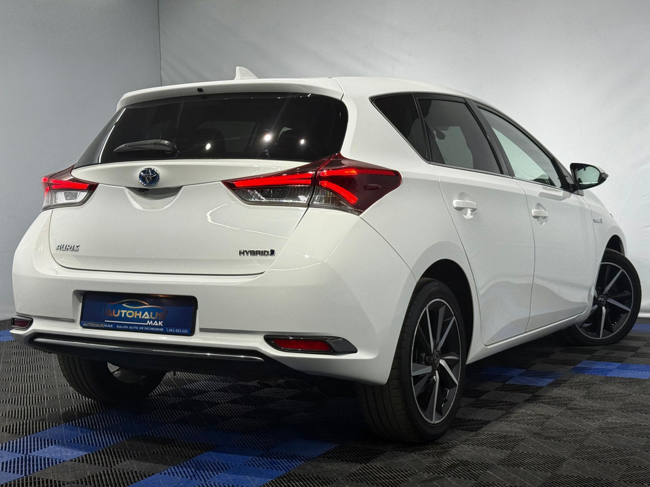 Toyota Auris 2012 - 2018 image